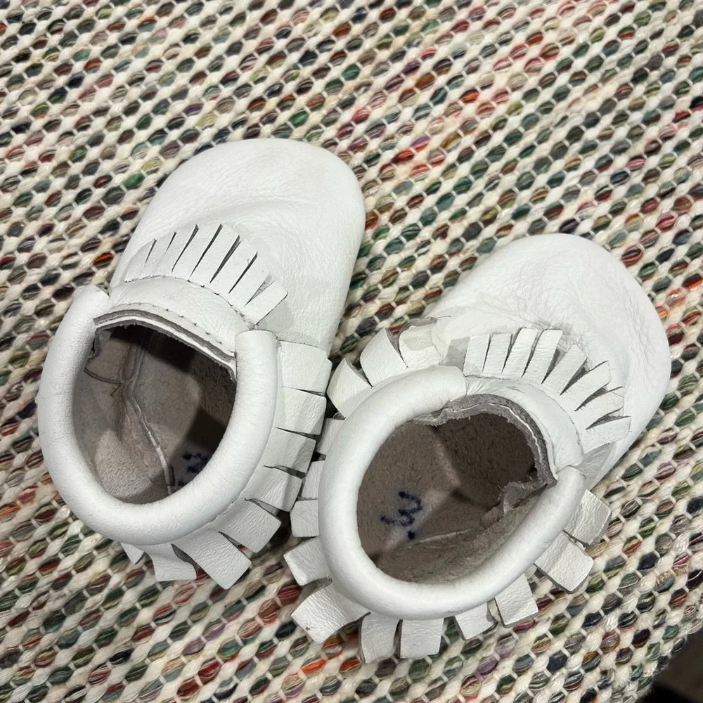Freshly Picked White Fringe Leather Baby Moccasins Sz Infant 3